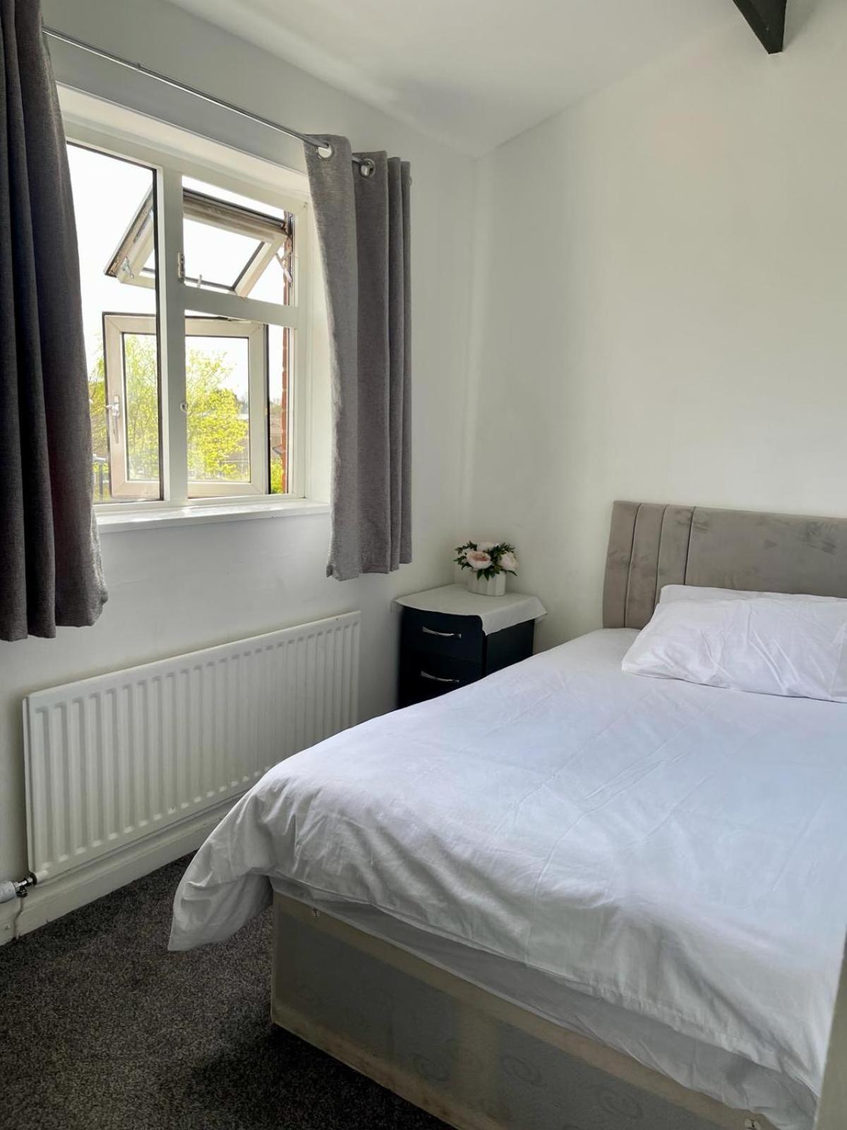Homestays-Close To Coventry City And University I Free Parking I Wi-Fi エクステリア 写真