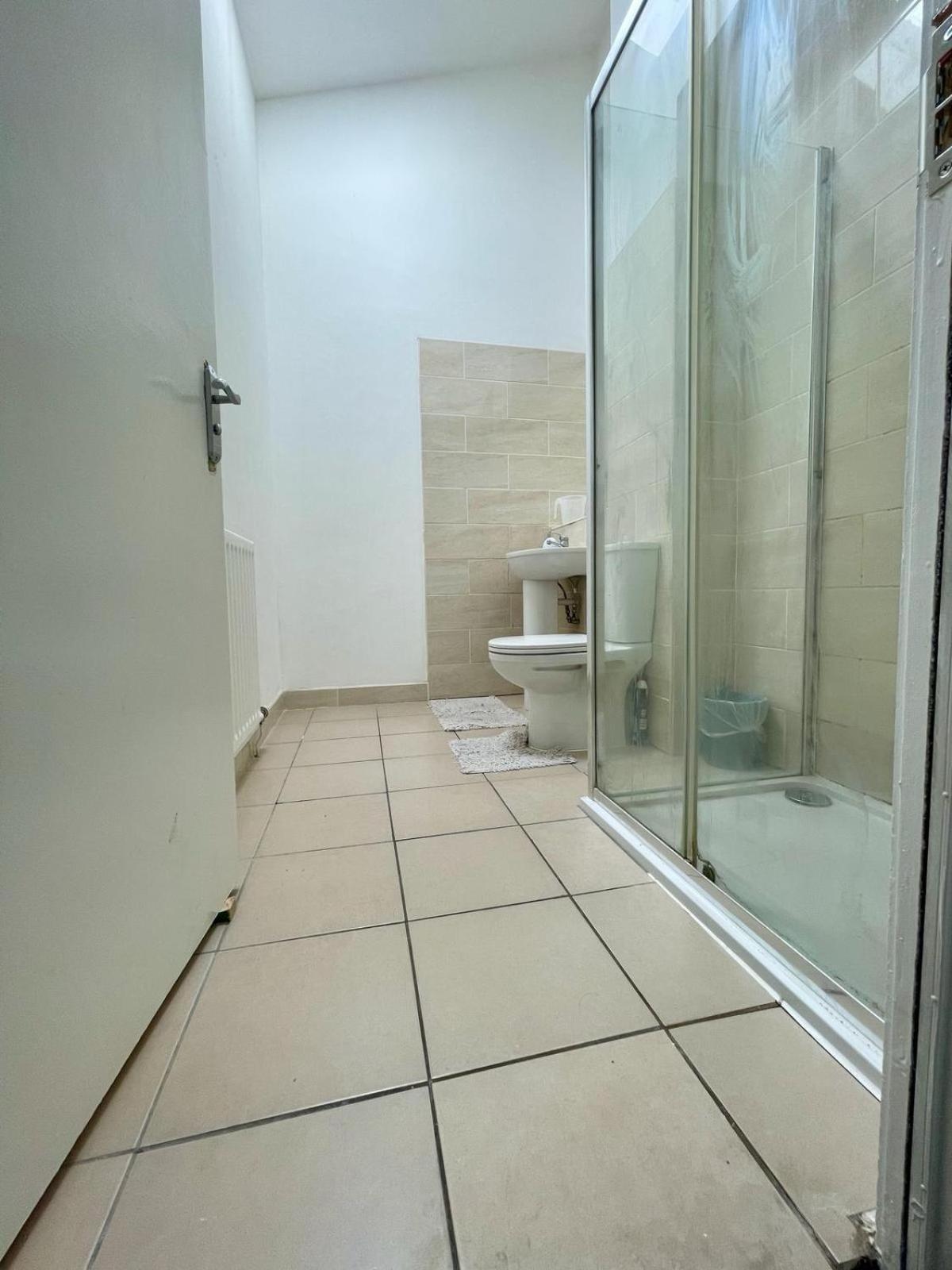 Homestays-Close To Coventry City And University I Free Parking I Wi-Fi エクステリア 写真