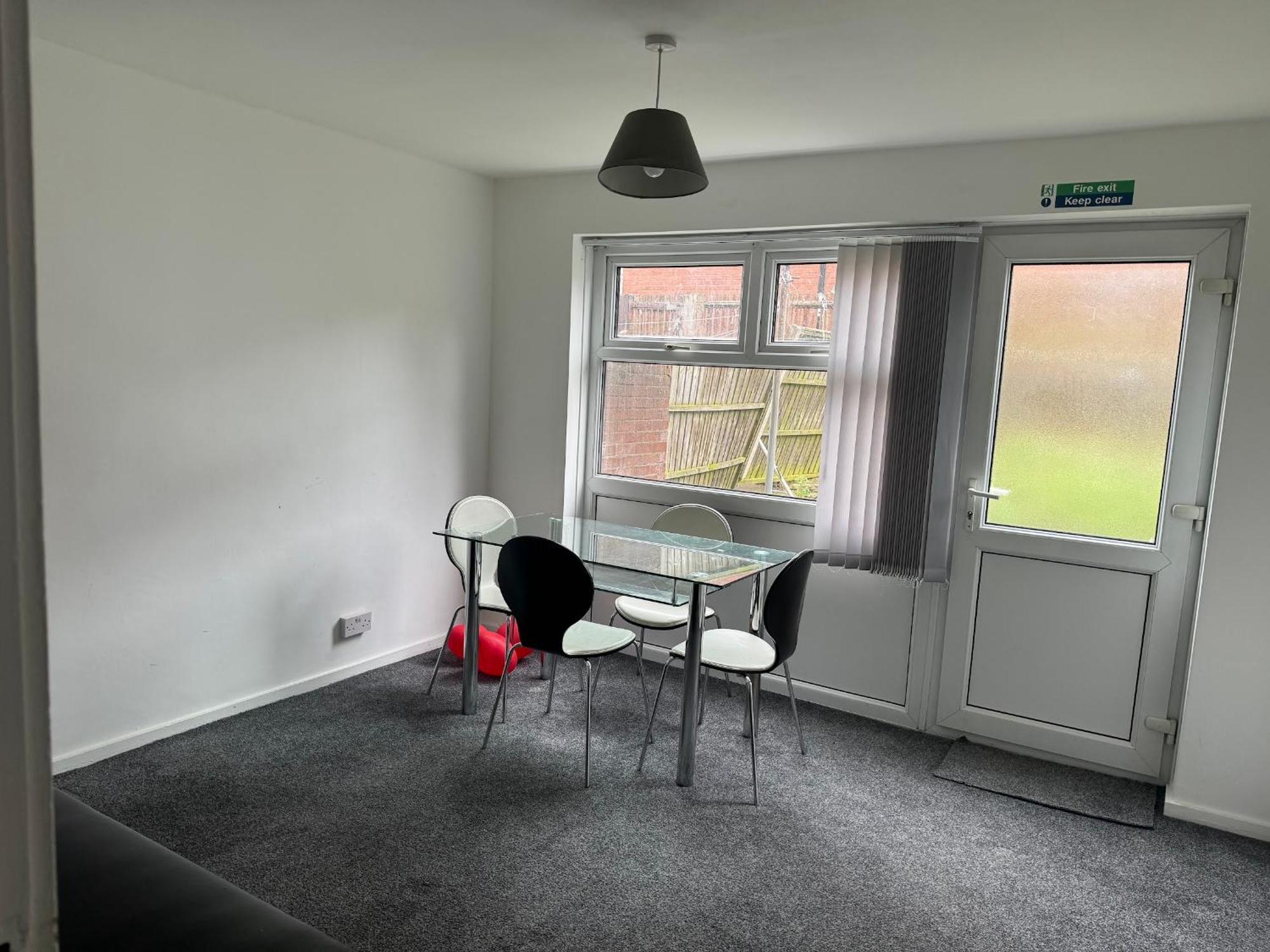 Homestays-Close To Coventry City And University I Free Parking I Wi-Fi エクステリア 写真